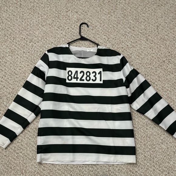 Men’s Jail Halloween Costume in perfect condition, worn only once. - Picture 2 of 5